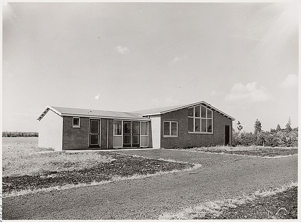 Het clubgebouw net na de oplevering in 1953