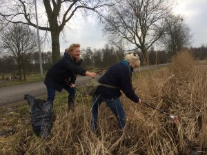 Amstelglorie wandeling met plastic prikken