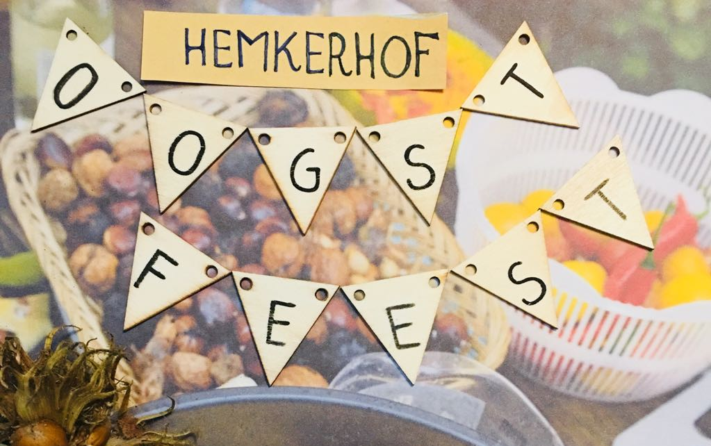 Hemkerhof - Oogstfeest, vlaggetjes